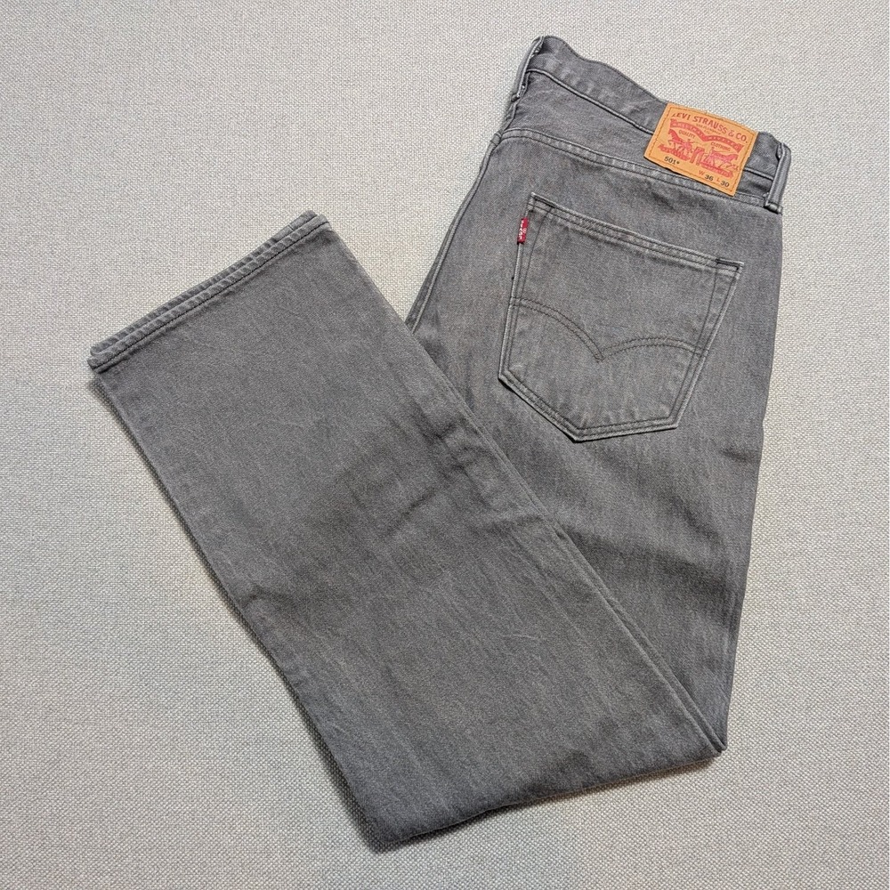 Levi's 501 Mens 36x30 Gray Straight Leg Button Fly 100% Cotton Denim Jeans Pants